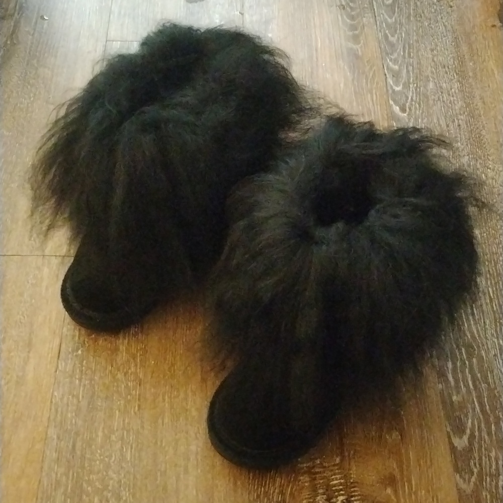 EUC: BEARPAW, BOO TODDLER GIRLS 100% REAL SUEDE/LAMB FUR TALL BLACK BOOTS.